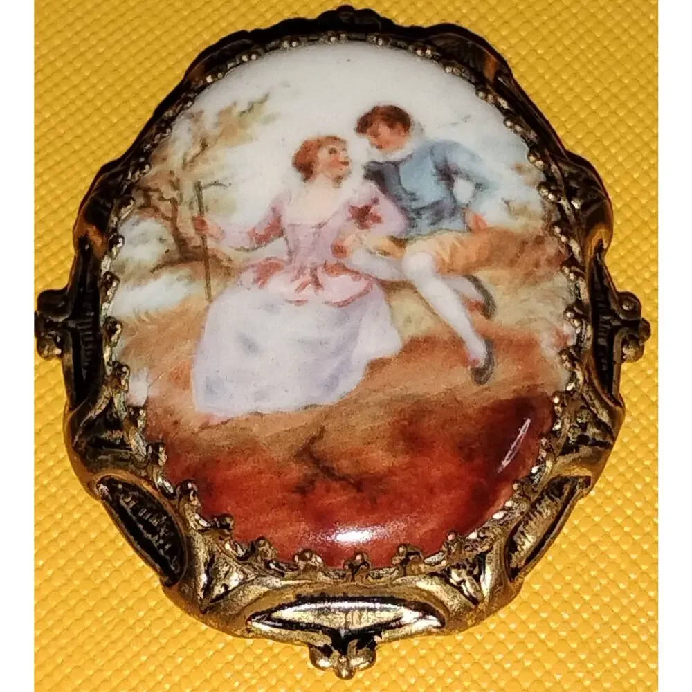 Vintage 1930s-50s Fragonard Style Porcelain Courting Couple Dress Clip 1.75